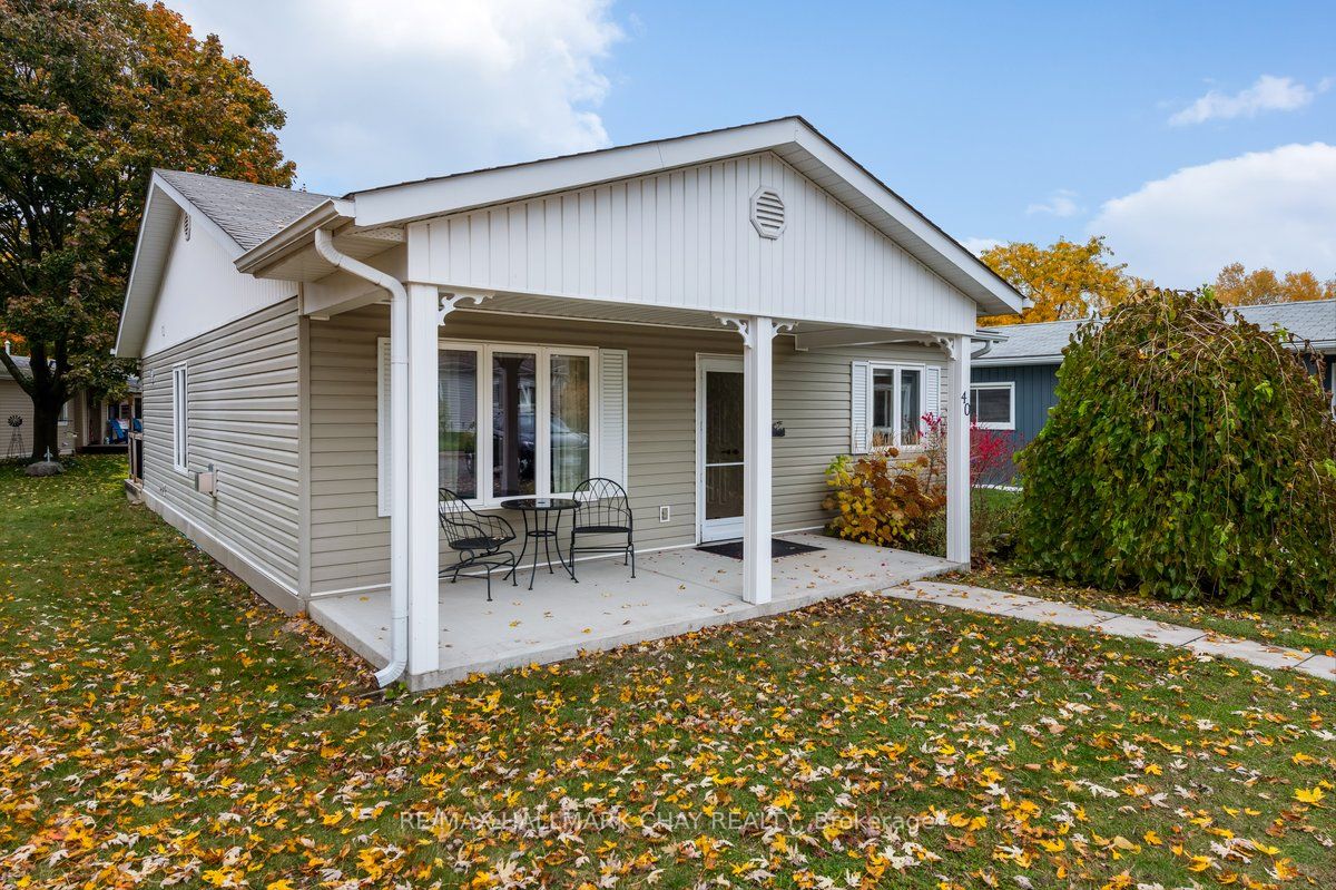40 Flora Dr E