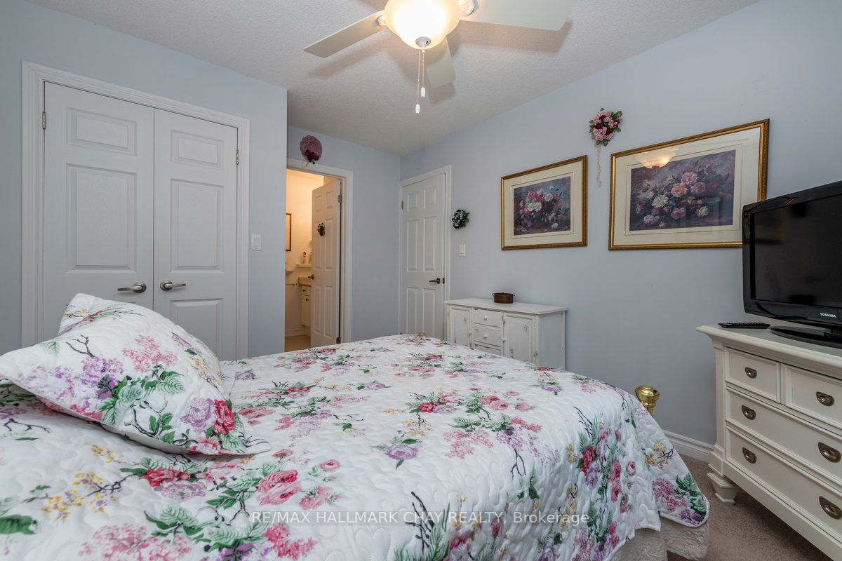40 Flora Dr E