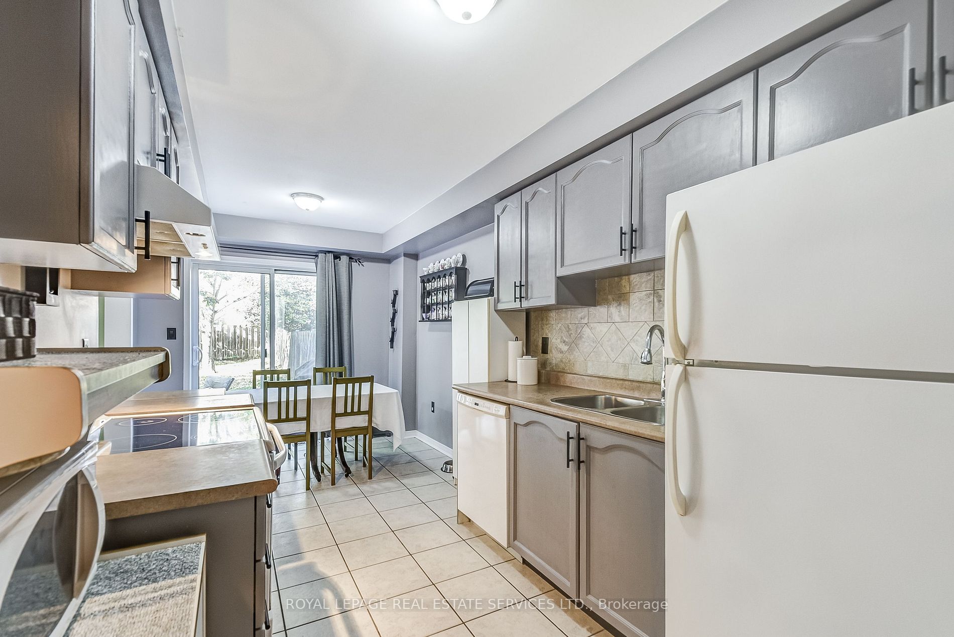 3 Crittenden Dr