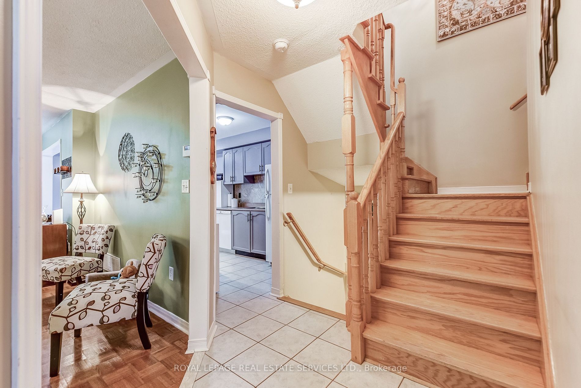 3 Crittenden Dr