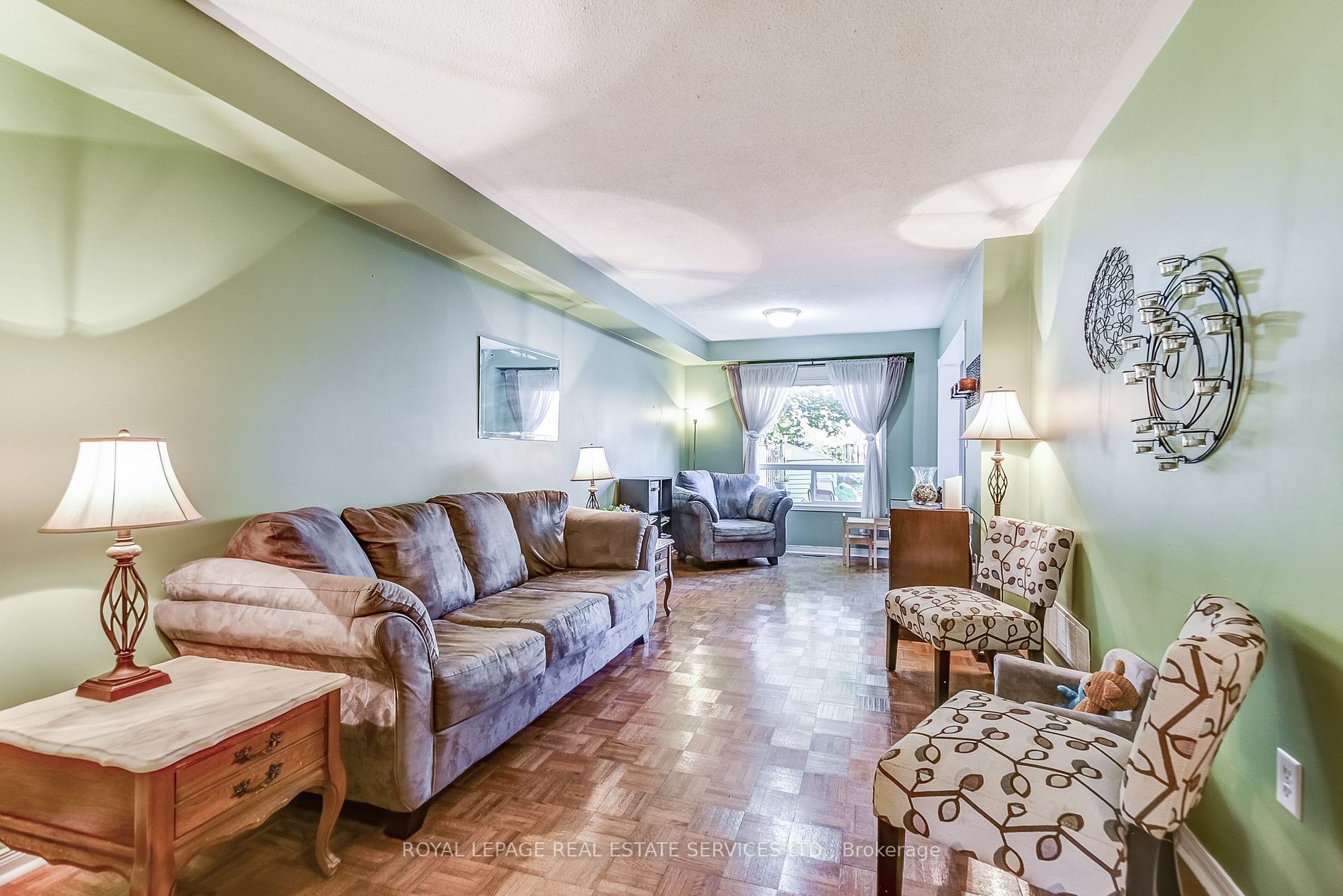 3 Crittenden Dr