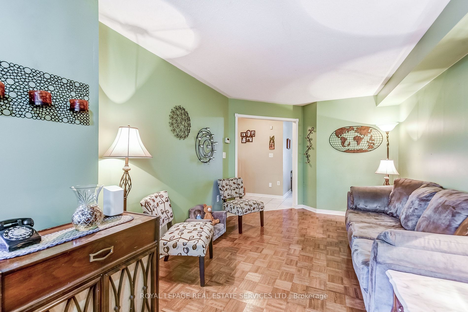 3 Crittenden Dr