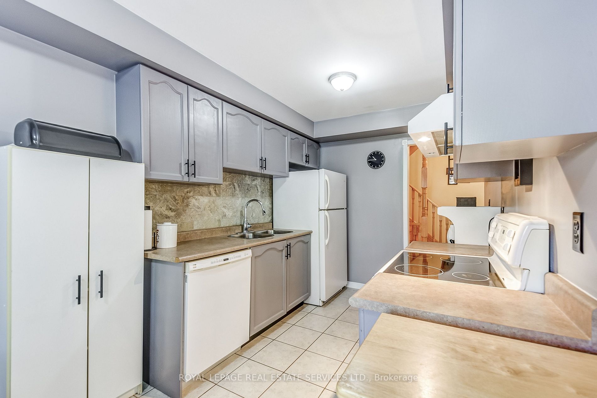 3 Crittenden Dr