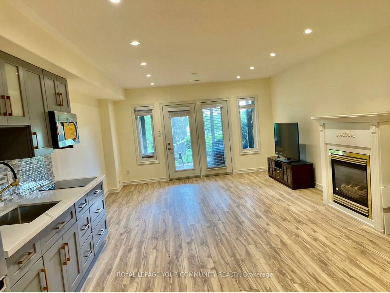 752 Madeline Hts, #Lower