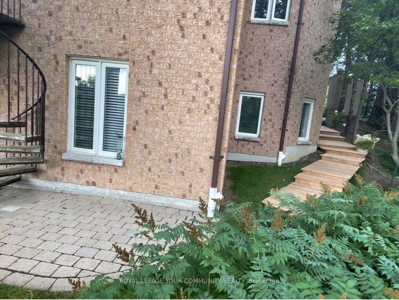 752 Madeline Hts, #Lower