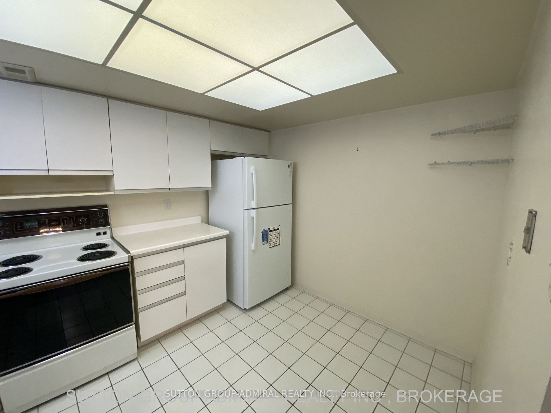 7420 Bathurst St, #614