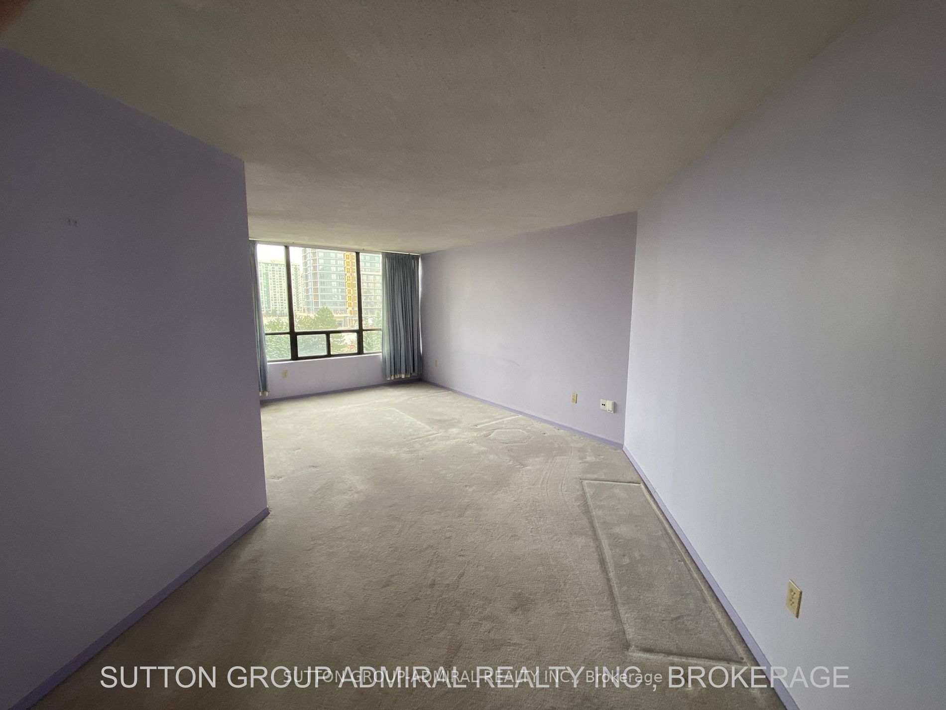 7420 Bathurst St, #614