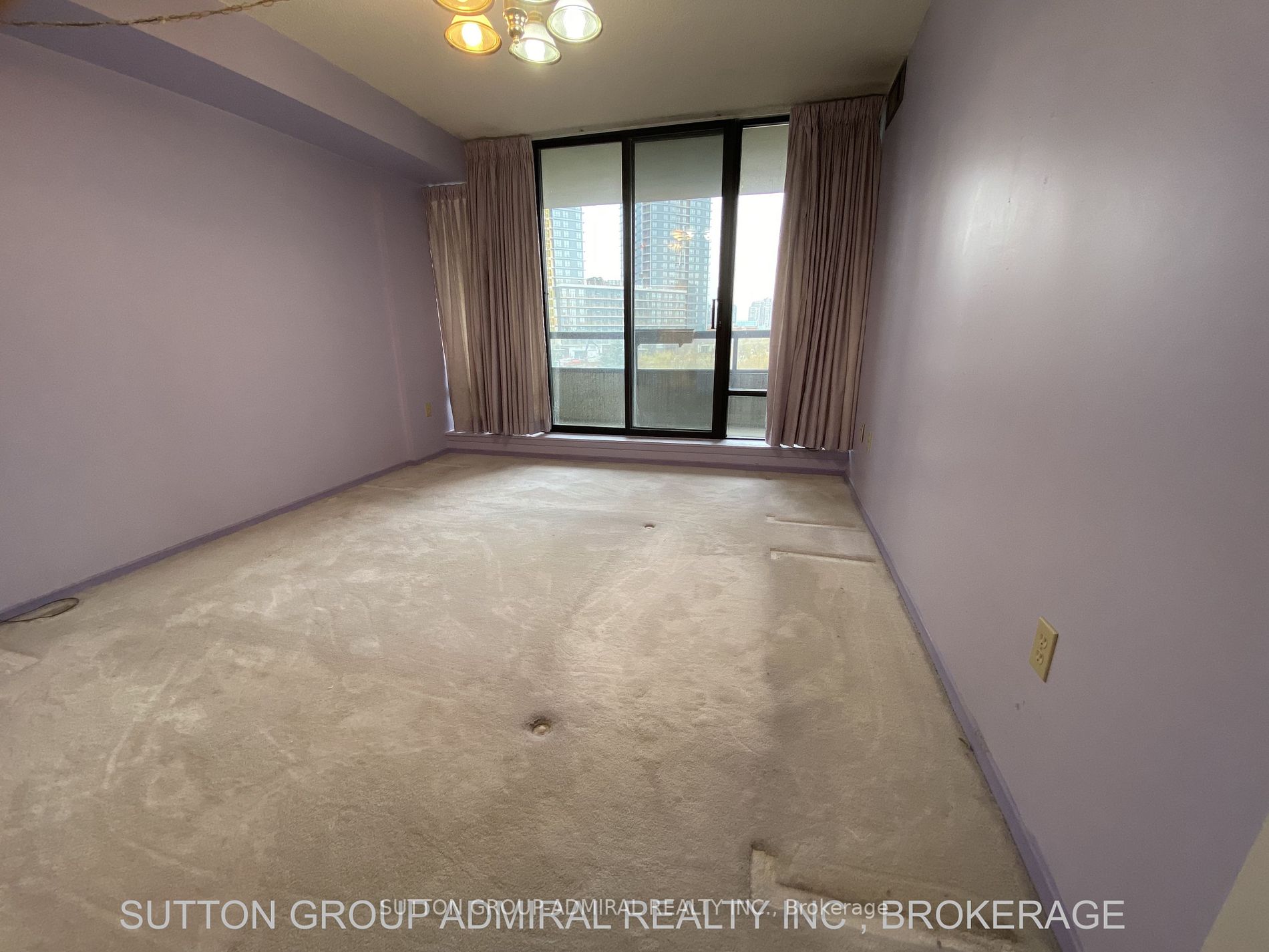 7420 Bathurst St, #614