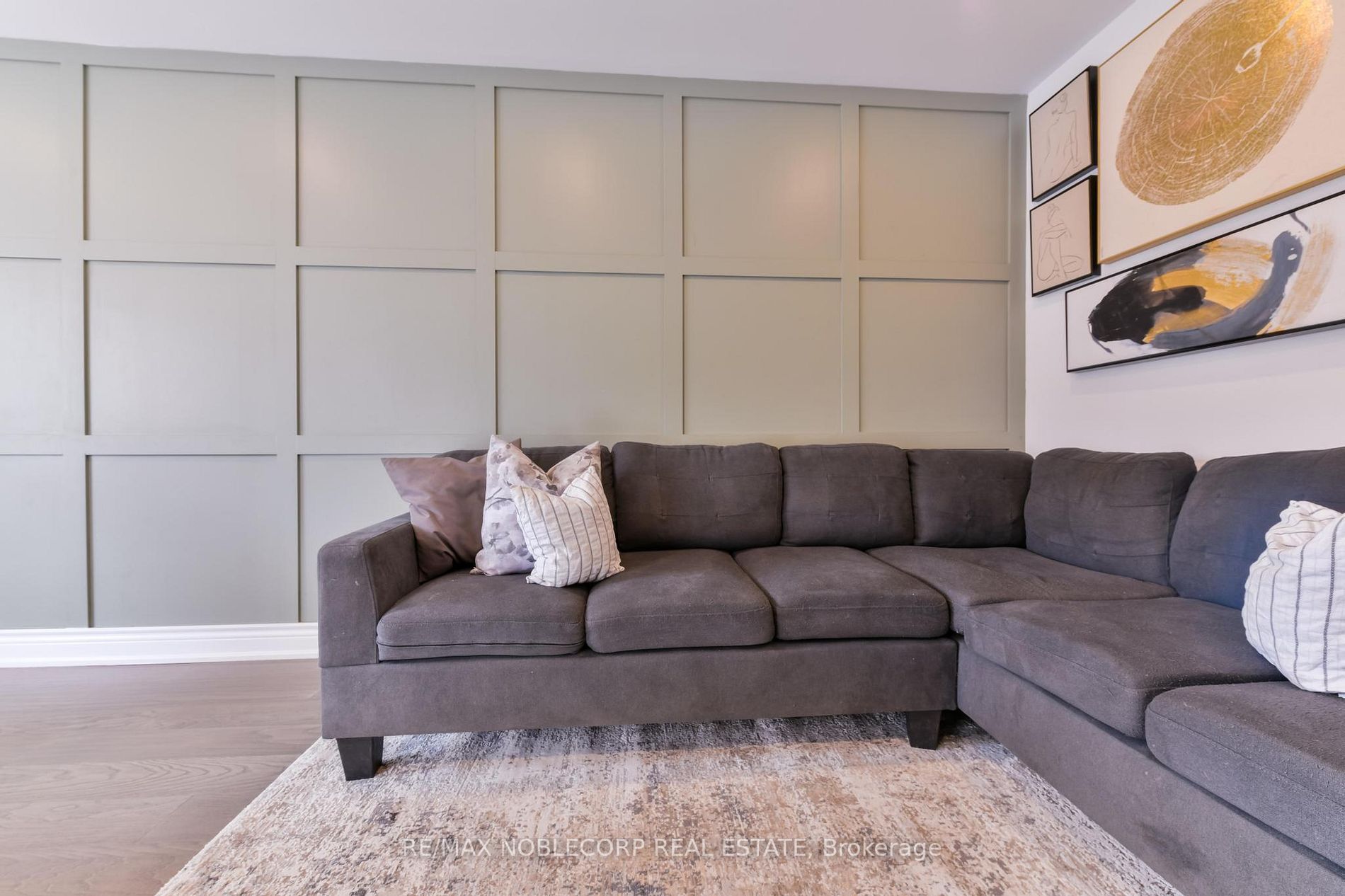 7 Royal Cedar Crt