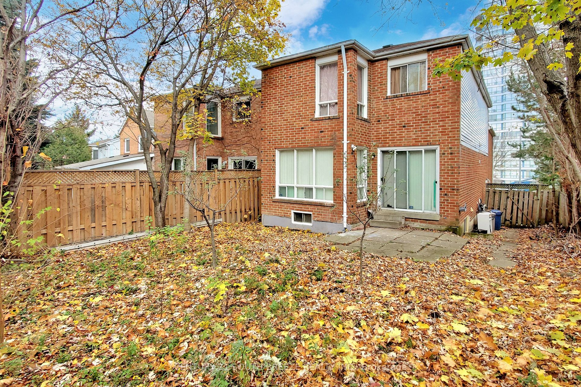 18 Joanna Cres
