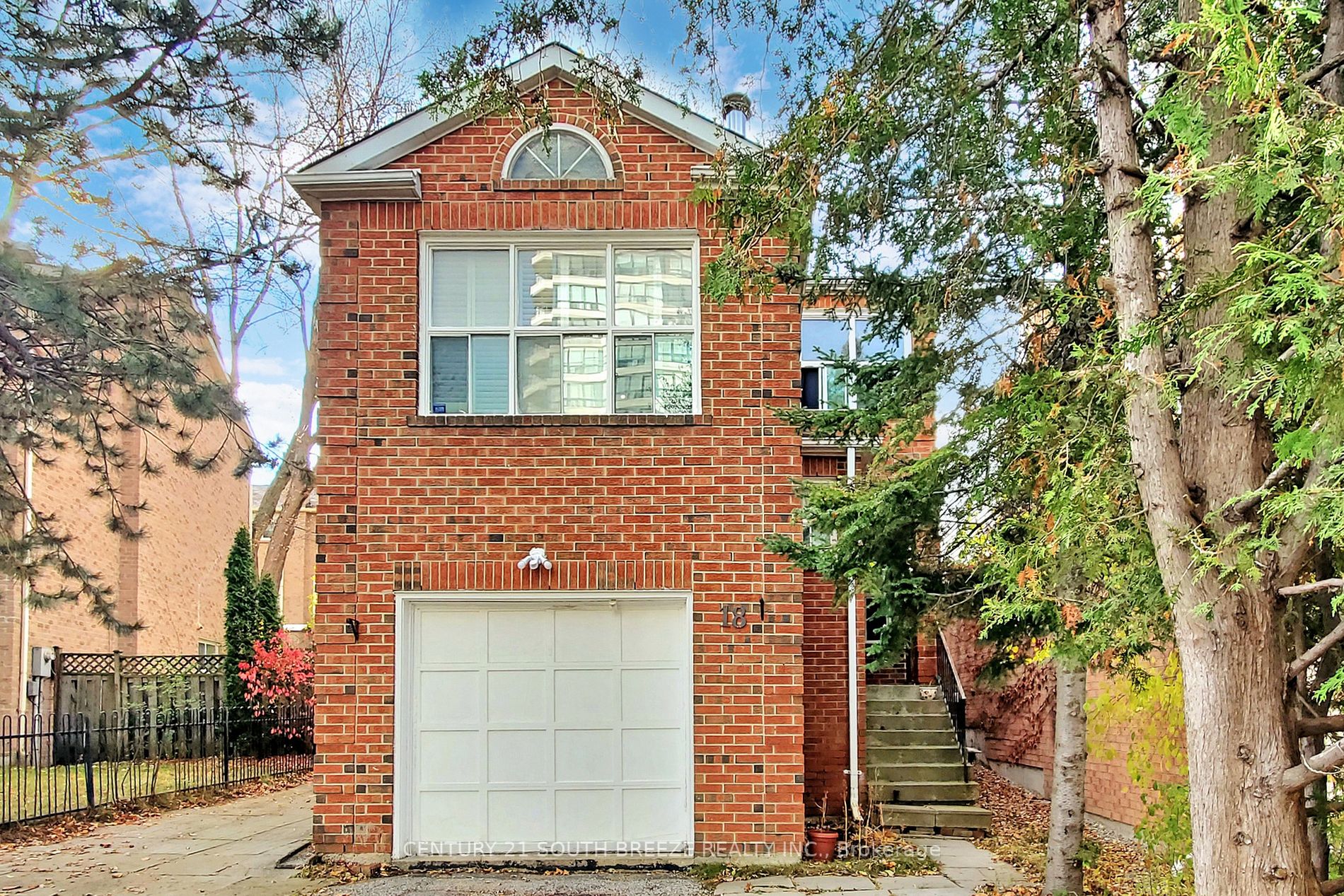 18 Joanna Cres