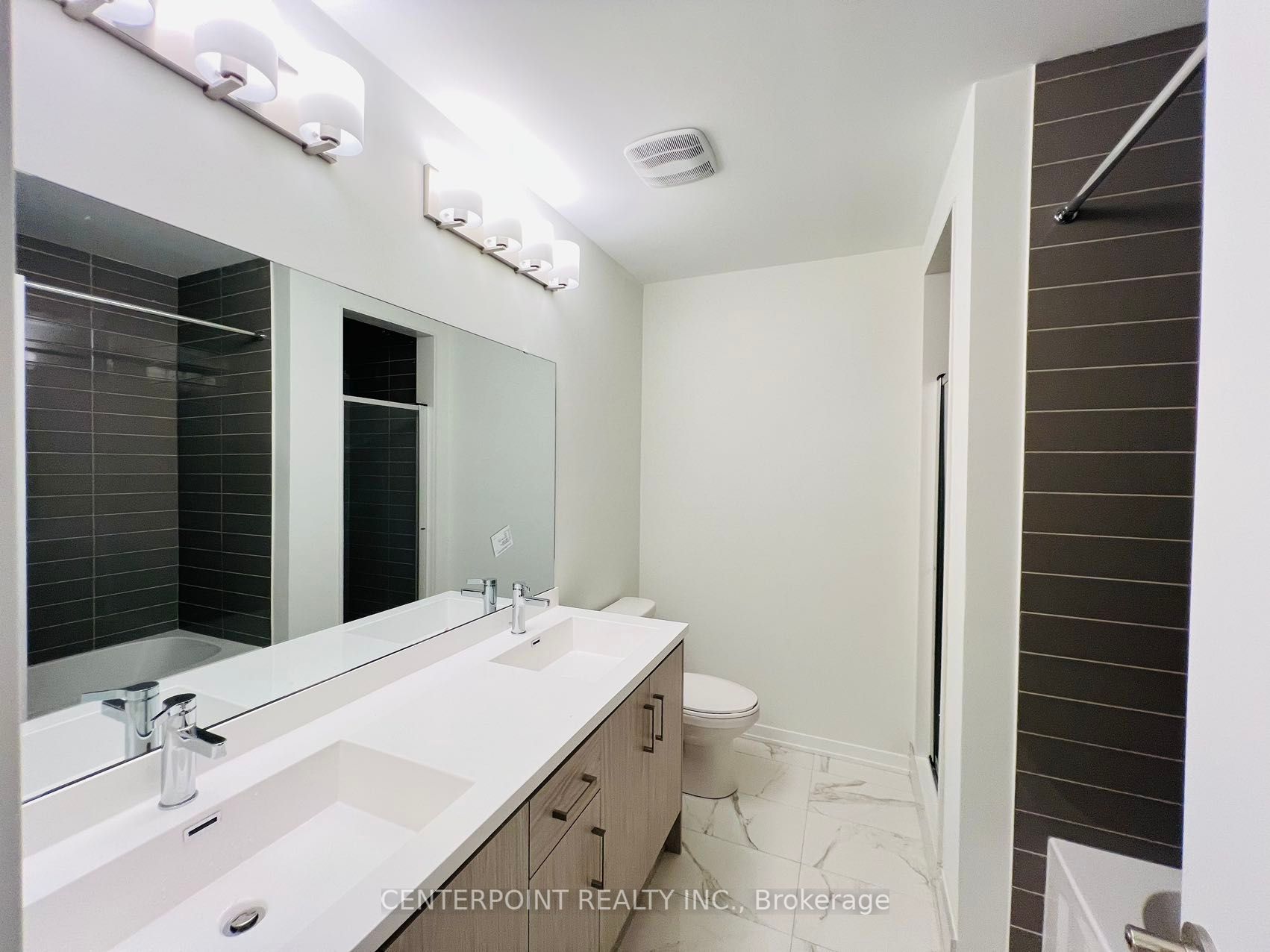 10 Almond Blossom Mews #99