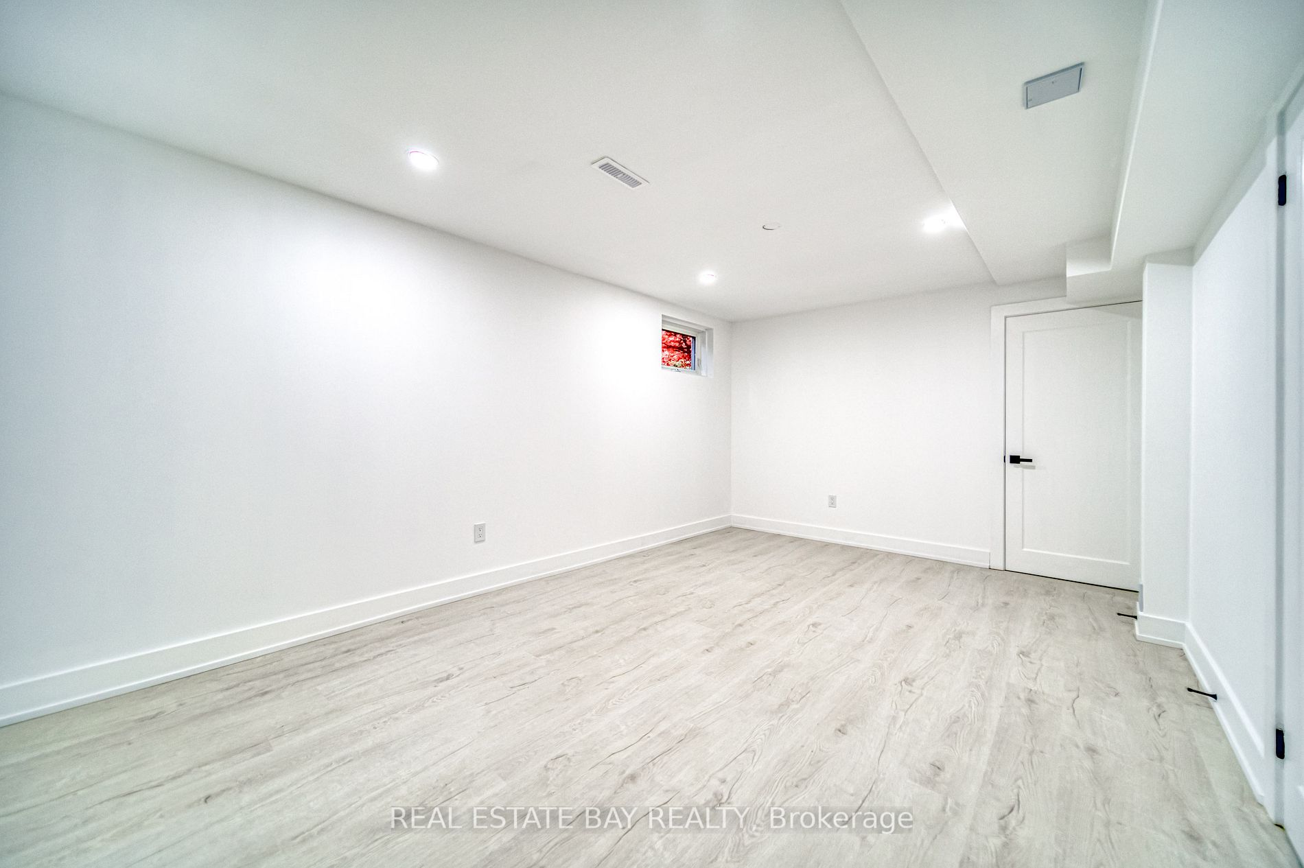 120 Arrowhead Dr