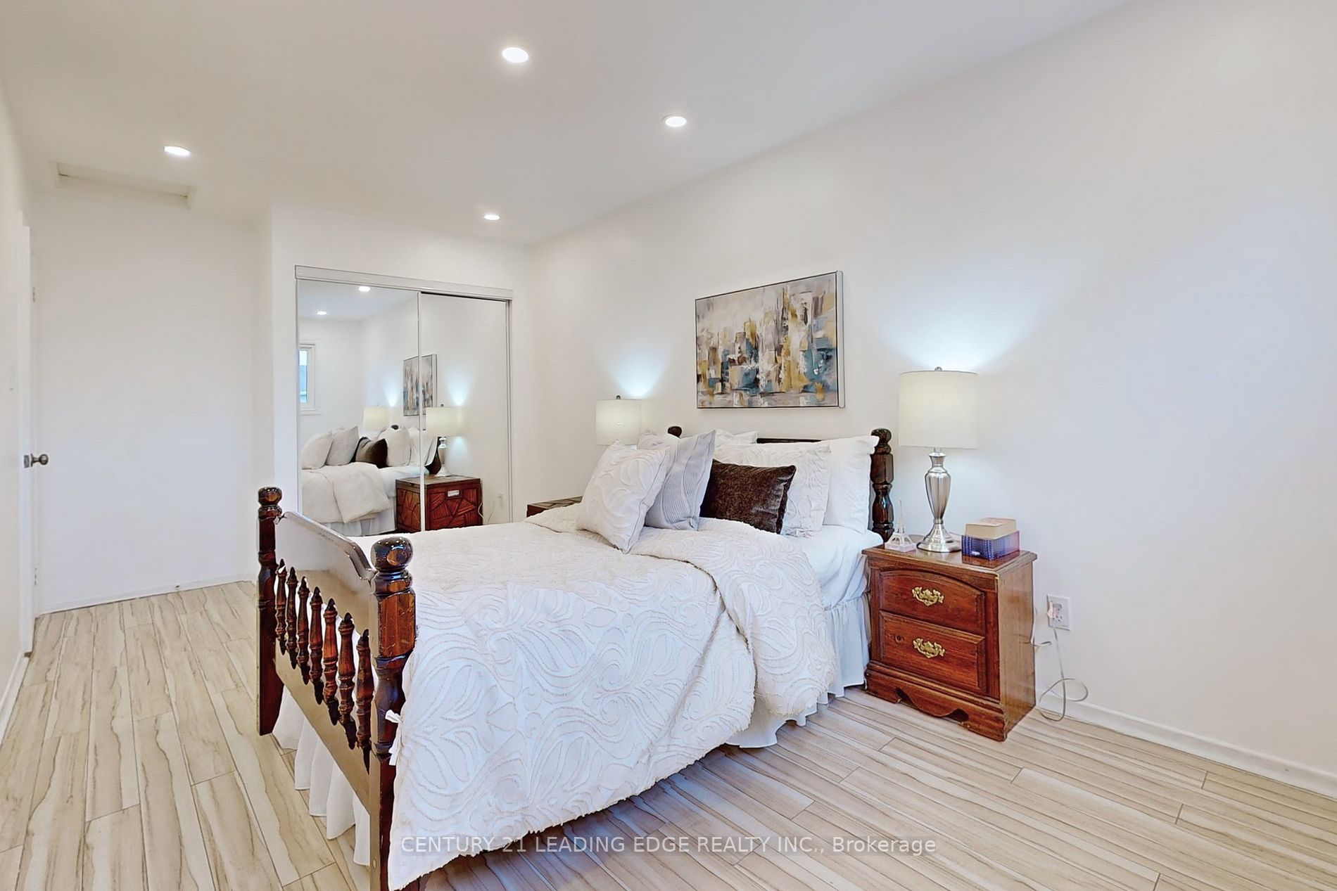 70 Jaffray Rd
