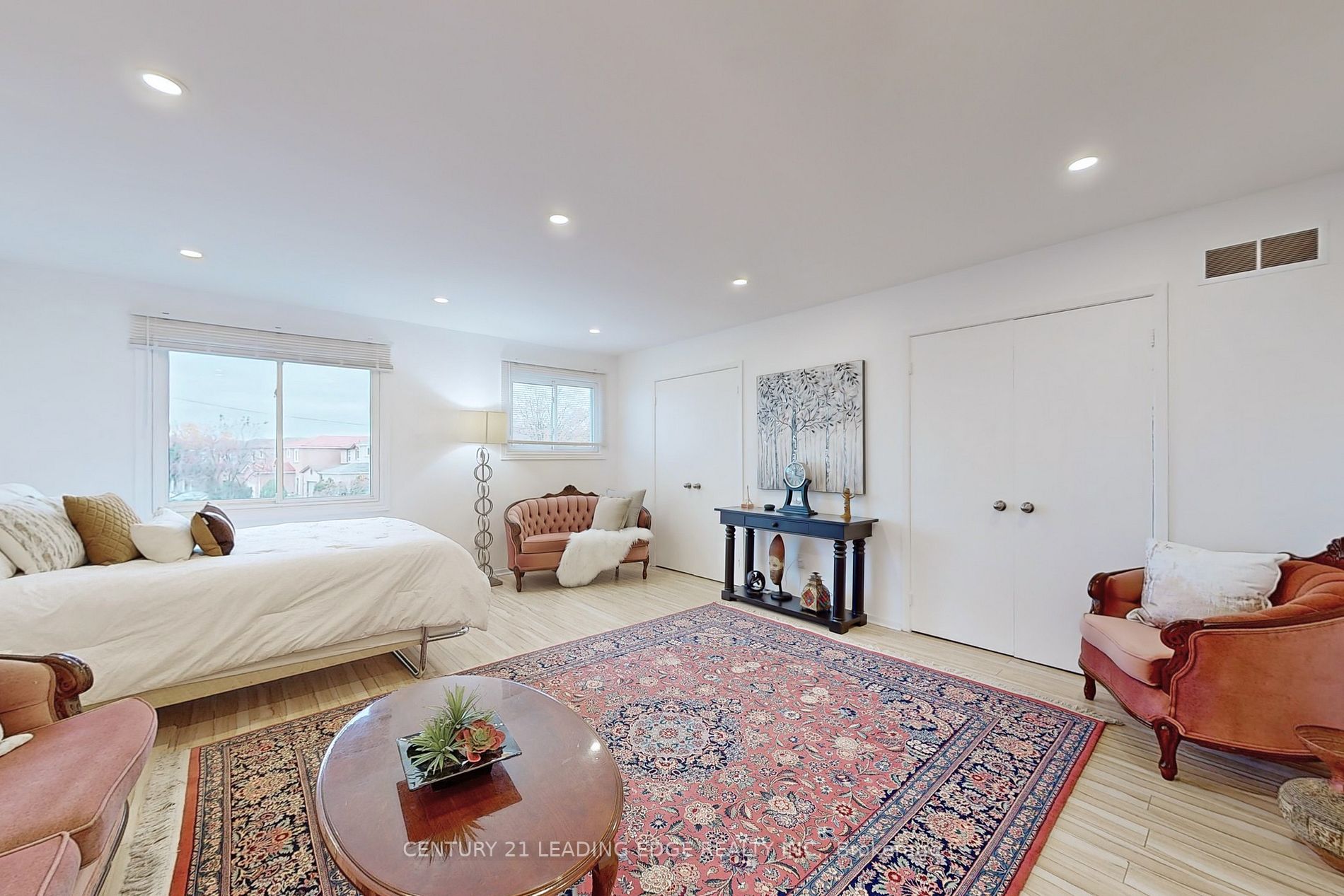 70 Jaffray Rd