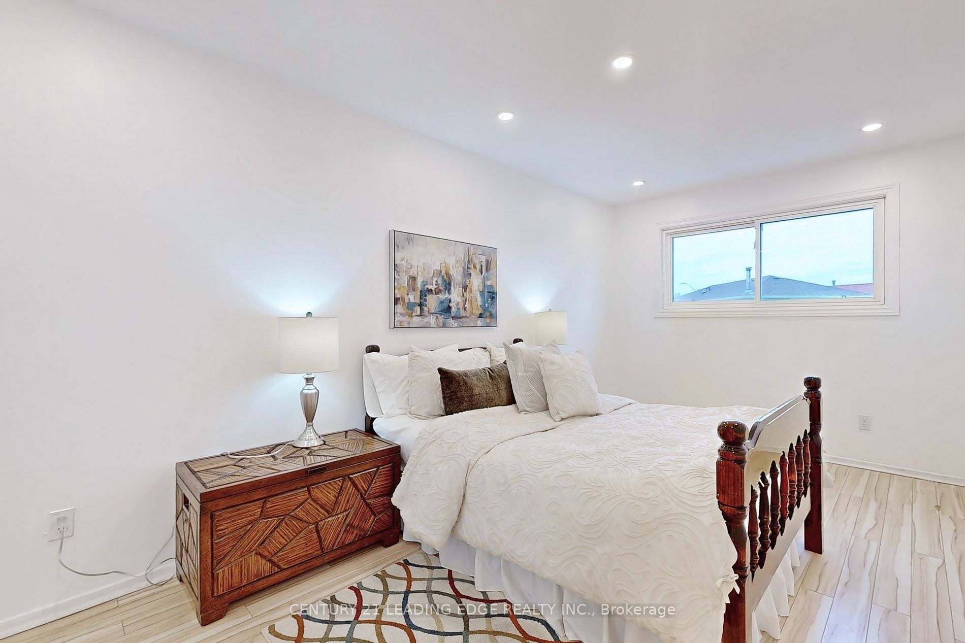 70 Jaffray Rd