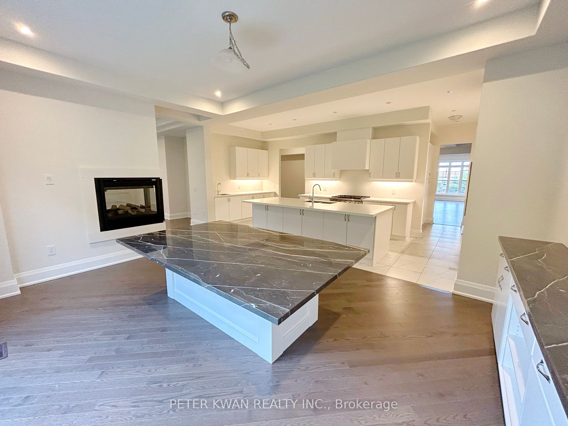 133 Hillsview Dr