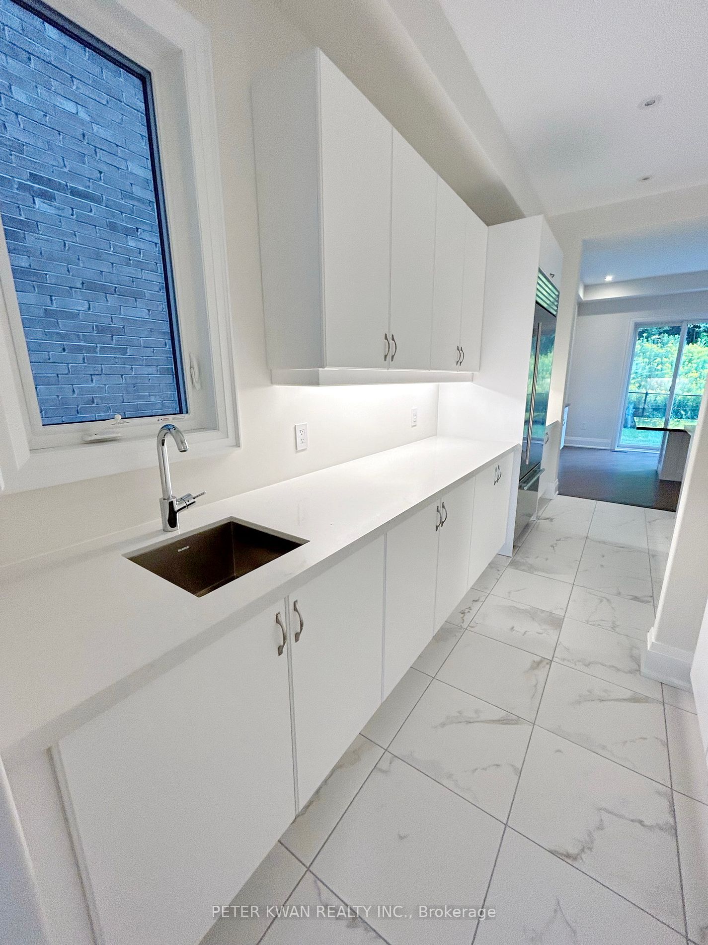 133 Hillsview Dr