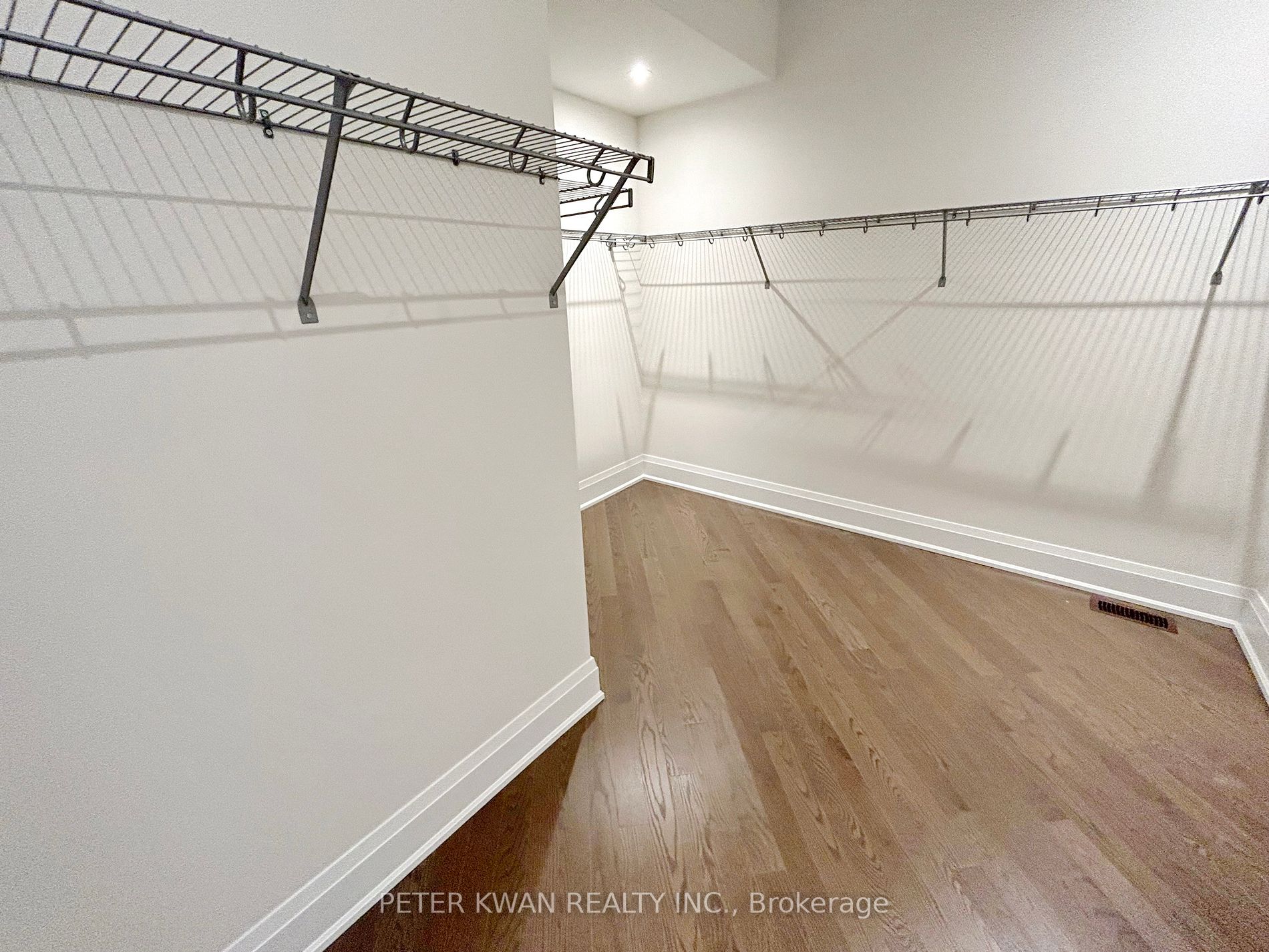 133 Hillsview Dr