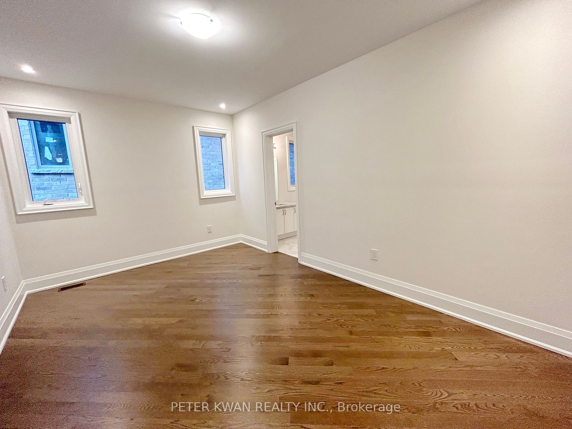 133 Hillsview Dr