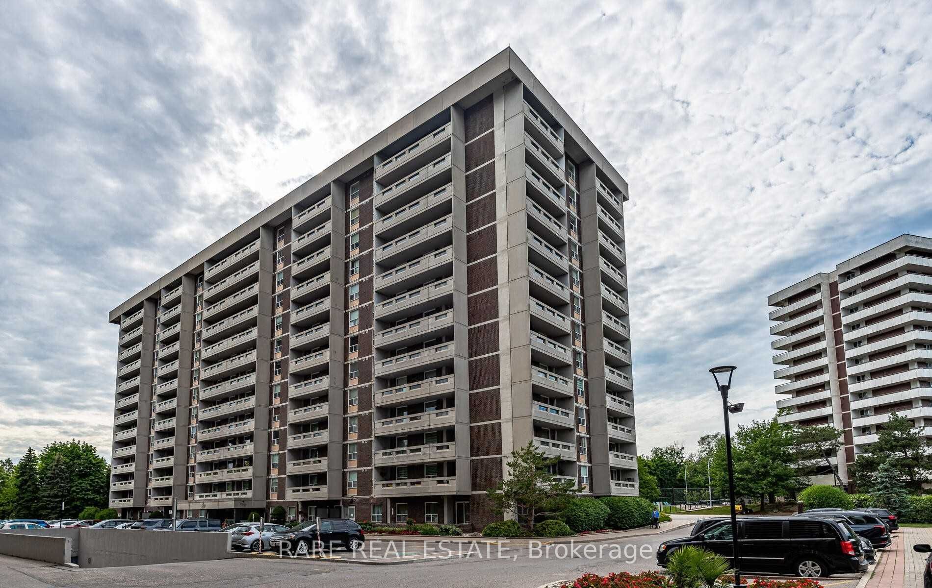 60 Inverlochy Blvd, #404