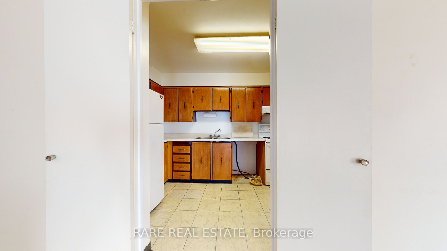 60 Inverlochy Blvd, #404