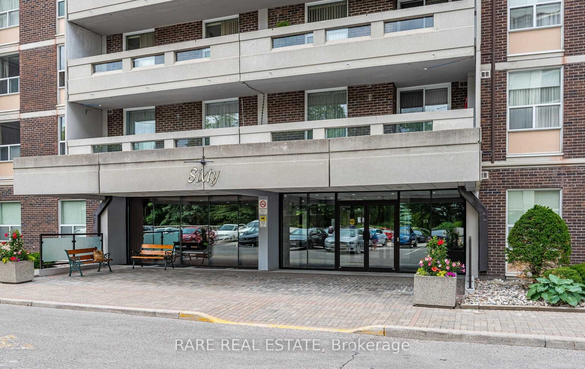 60 Inverlochy Blvd, #404