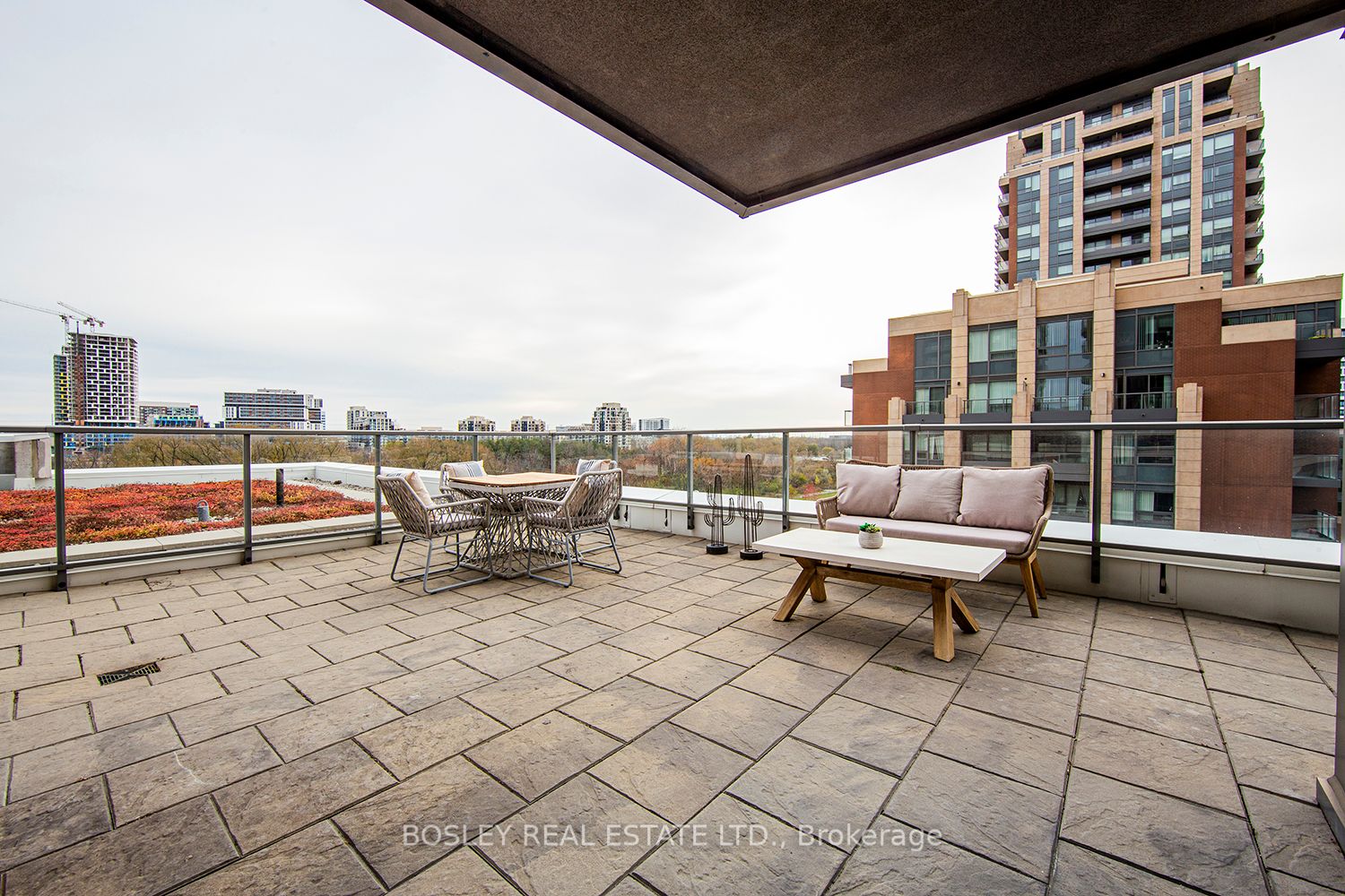1 Uptown Dr, #703
