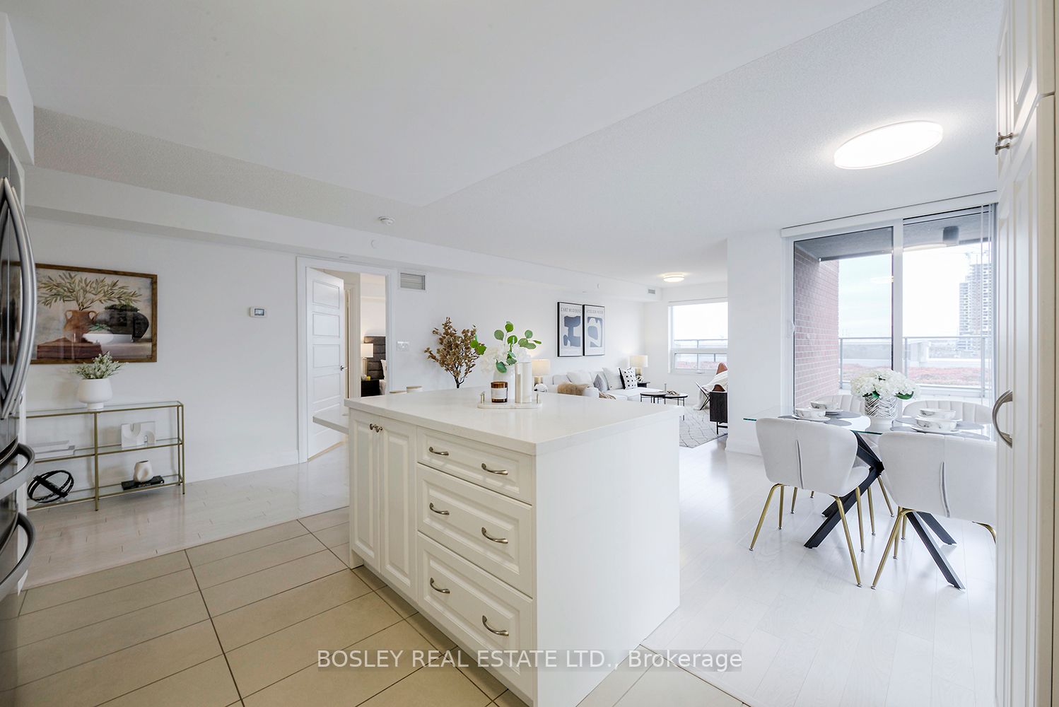 1 Uptown Dr, #703