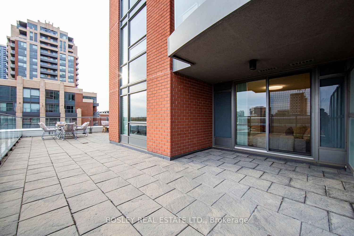 1 Uptown Dr, #703