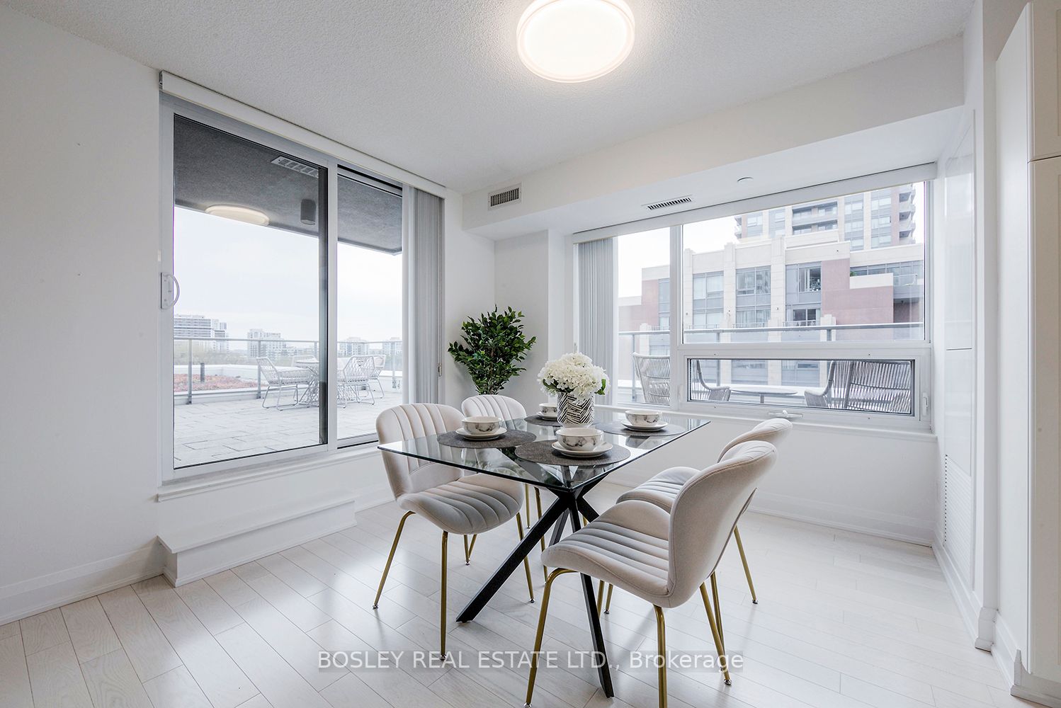 1 Uptown Dr, #703