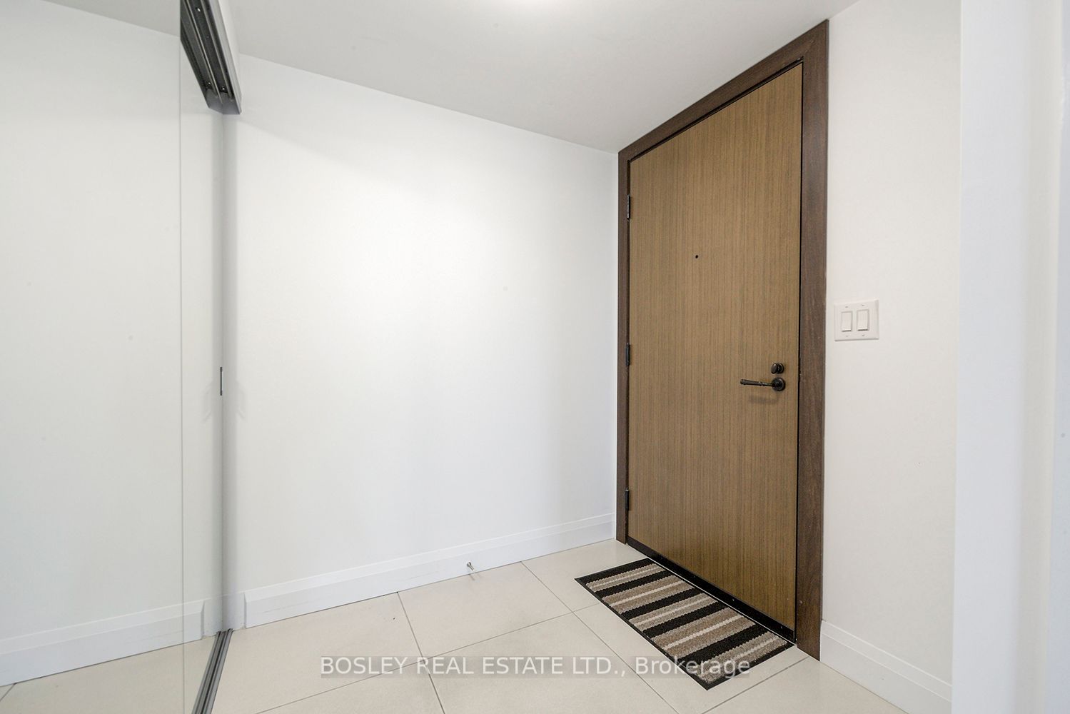 1 Uptown Dr, #703