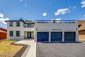 16 Bridgend Crt S
