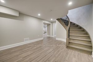 16 Bridgend Crt S