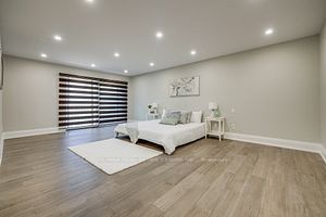 16 Bridgend Crt S