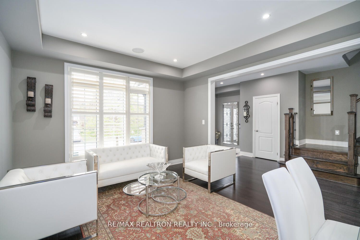 923 Goring Circ