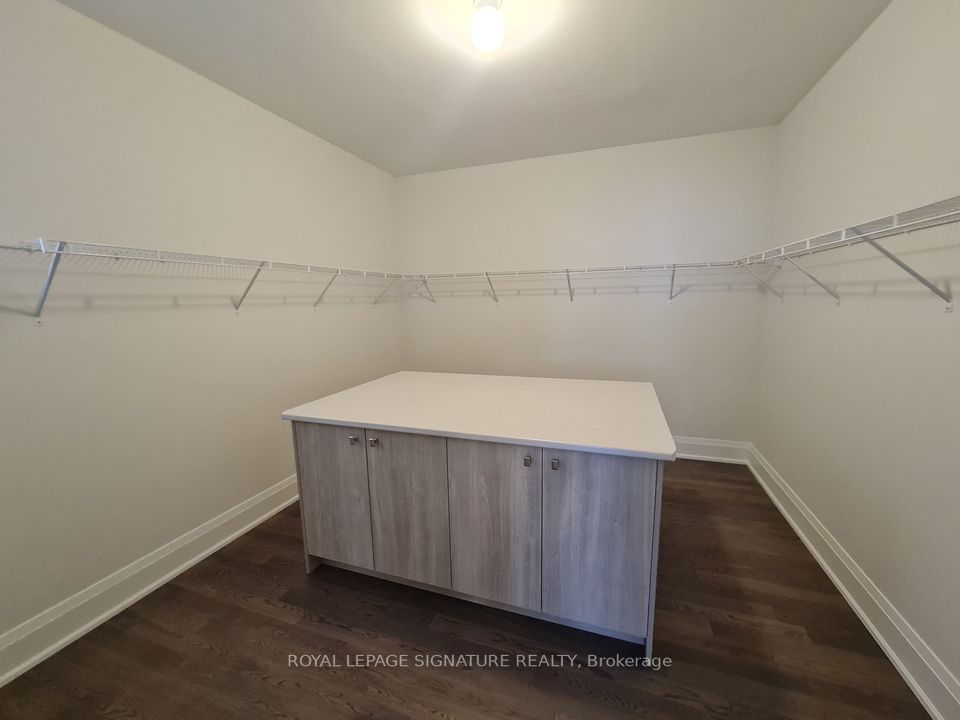 563 Kleinburg Summit Way