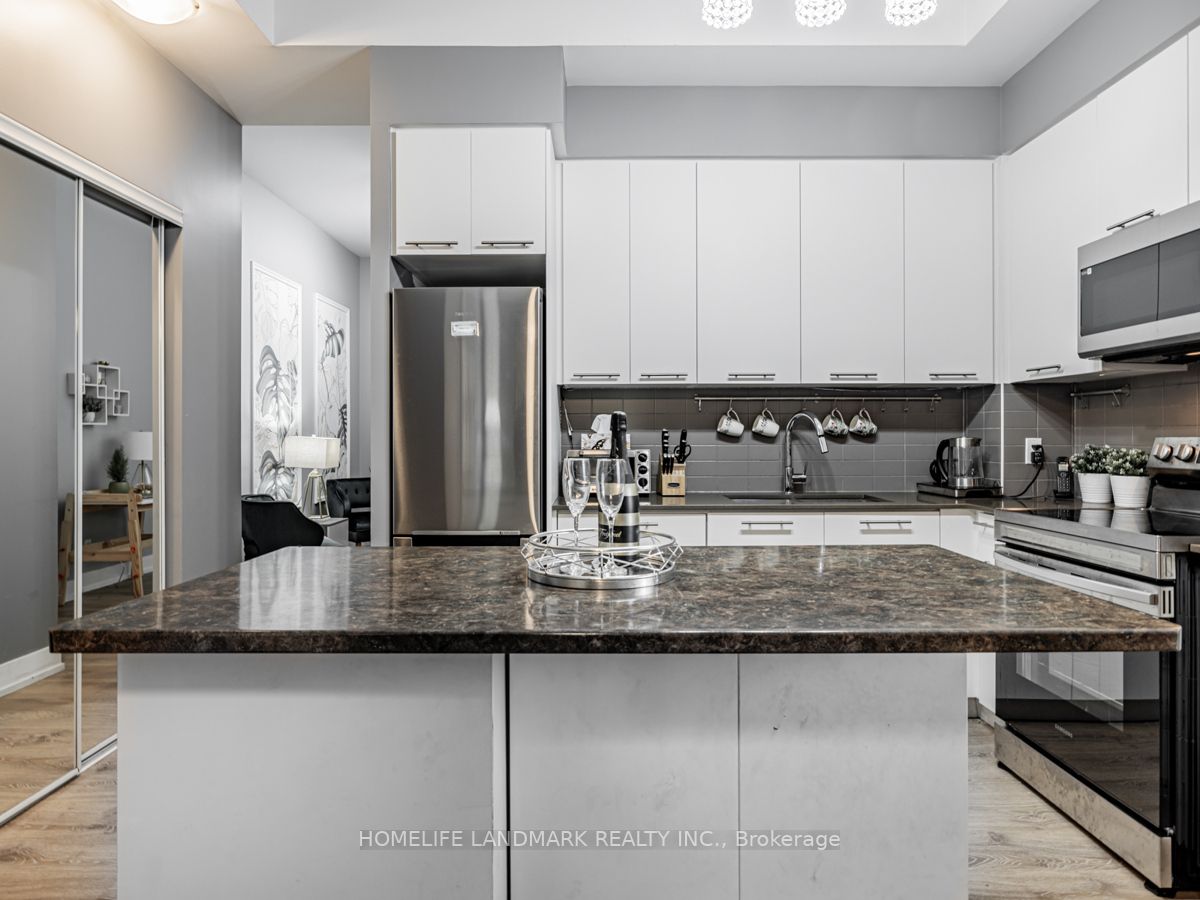 9471 Yonge Street, #213