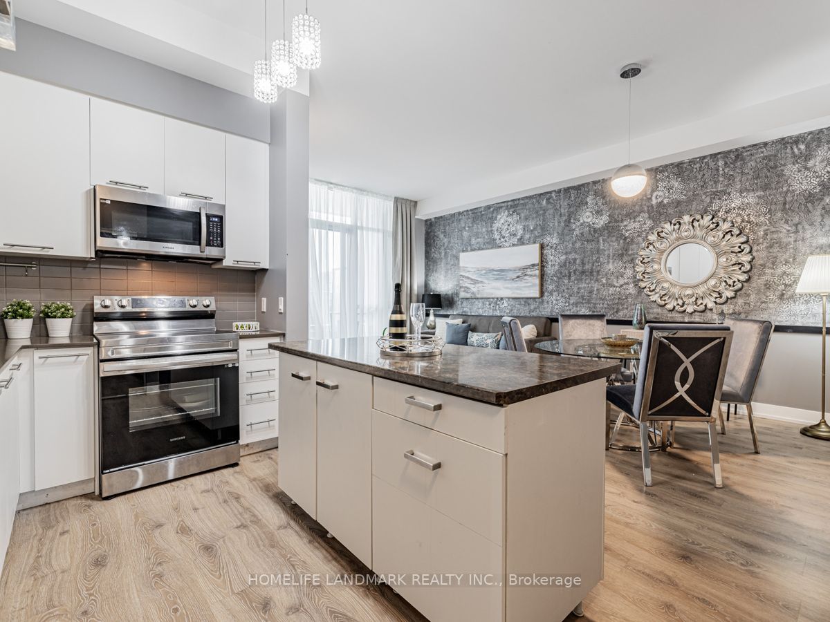 9471 Yonge Street, #213