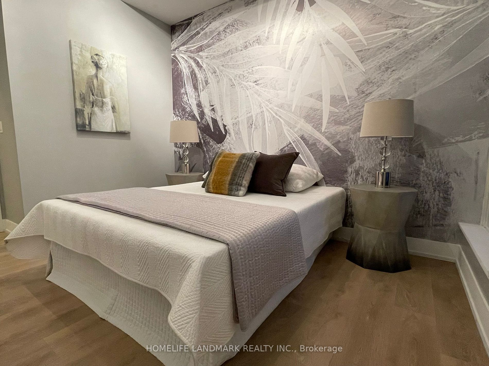 9471 Yonge Street, #213