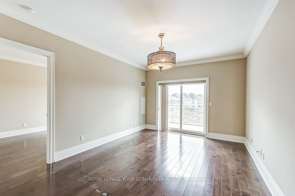 80 Burns Blvd, #221