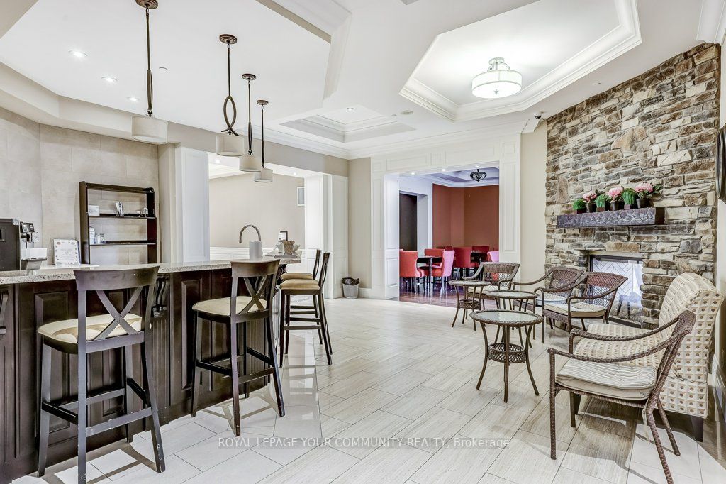 80 Burns Blvd, #221