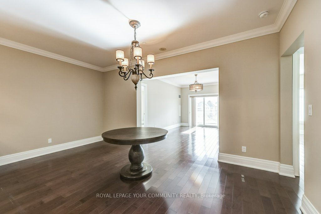 80 Burns Blvd, #221