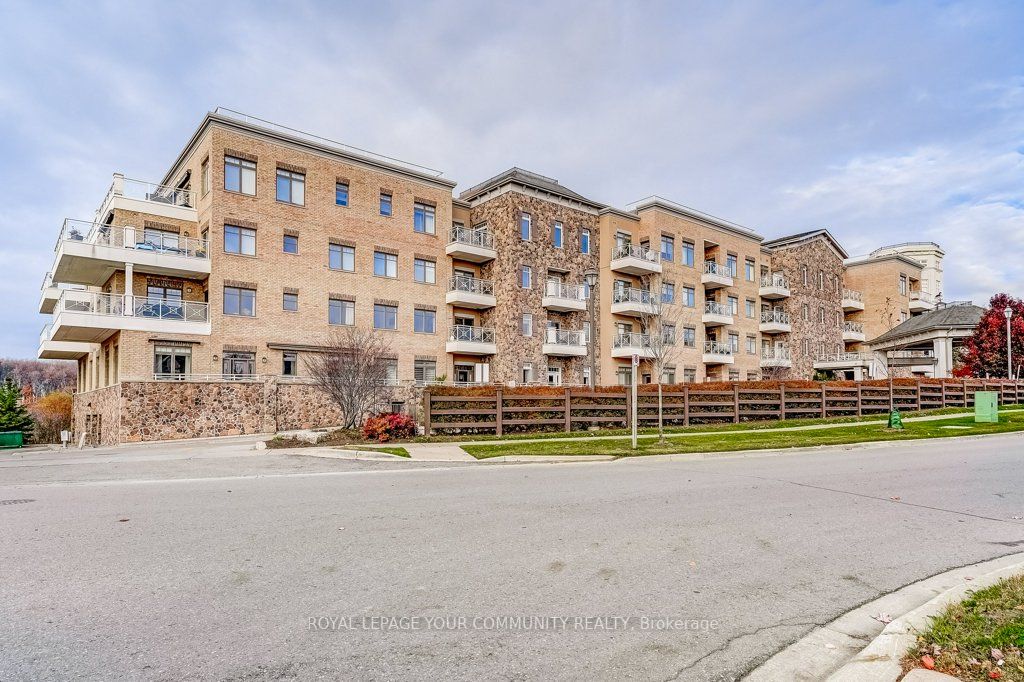 80 Burns Blvd, #221