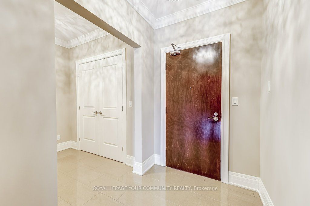 80 Burns Blvd, #221