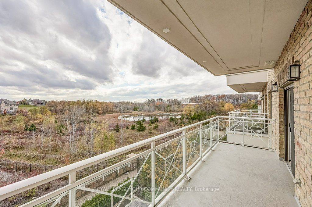 80 Burns Blvd, #221