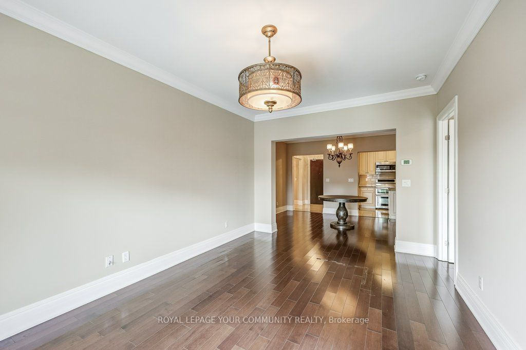 80 Burns Blvd, #221