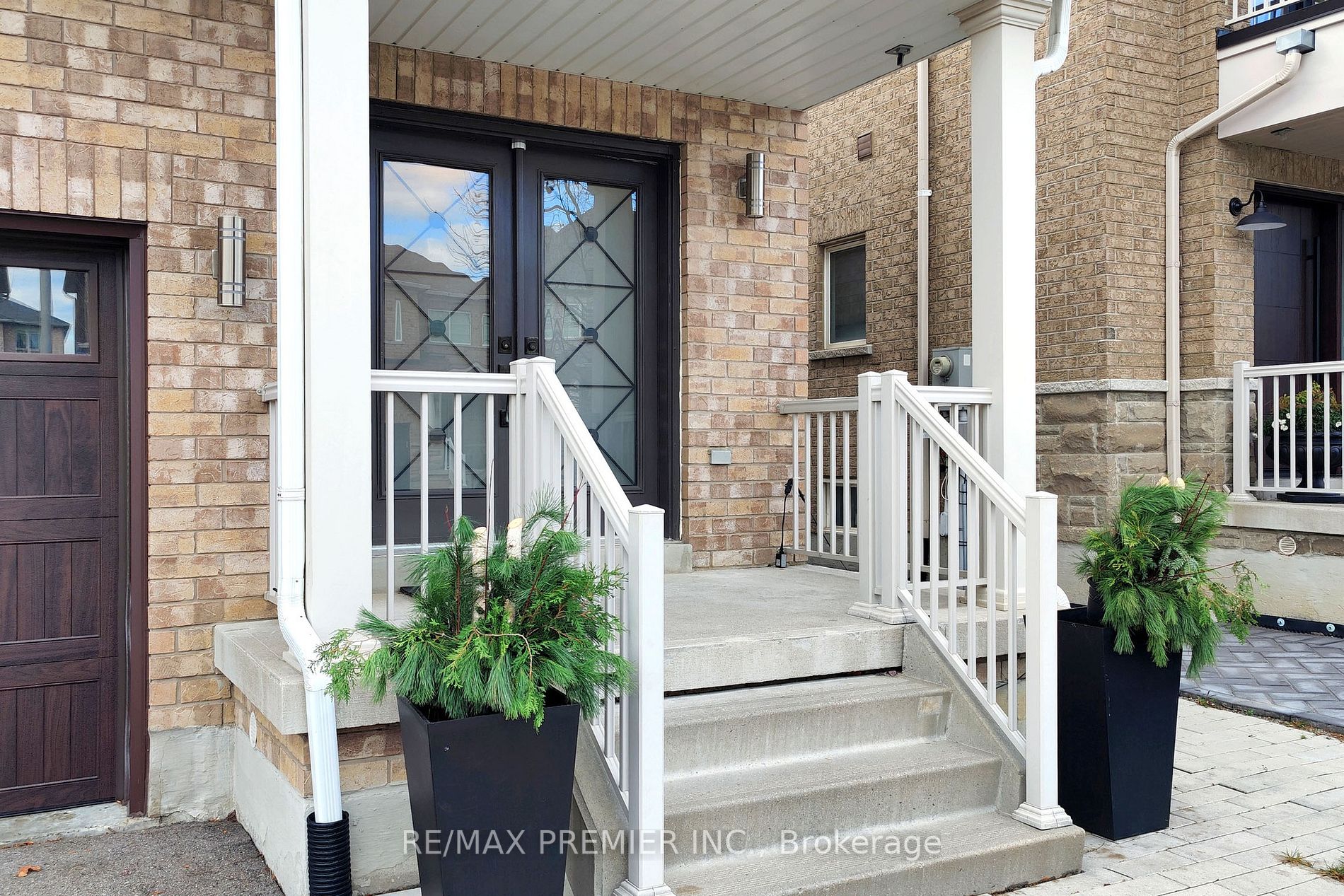 26 Manordale Cres