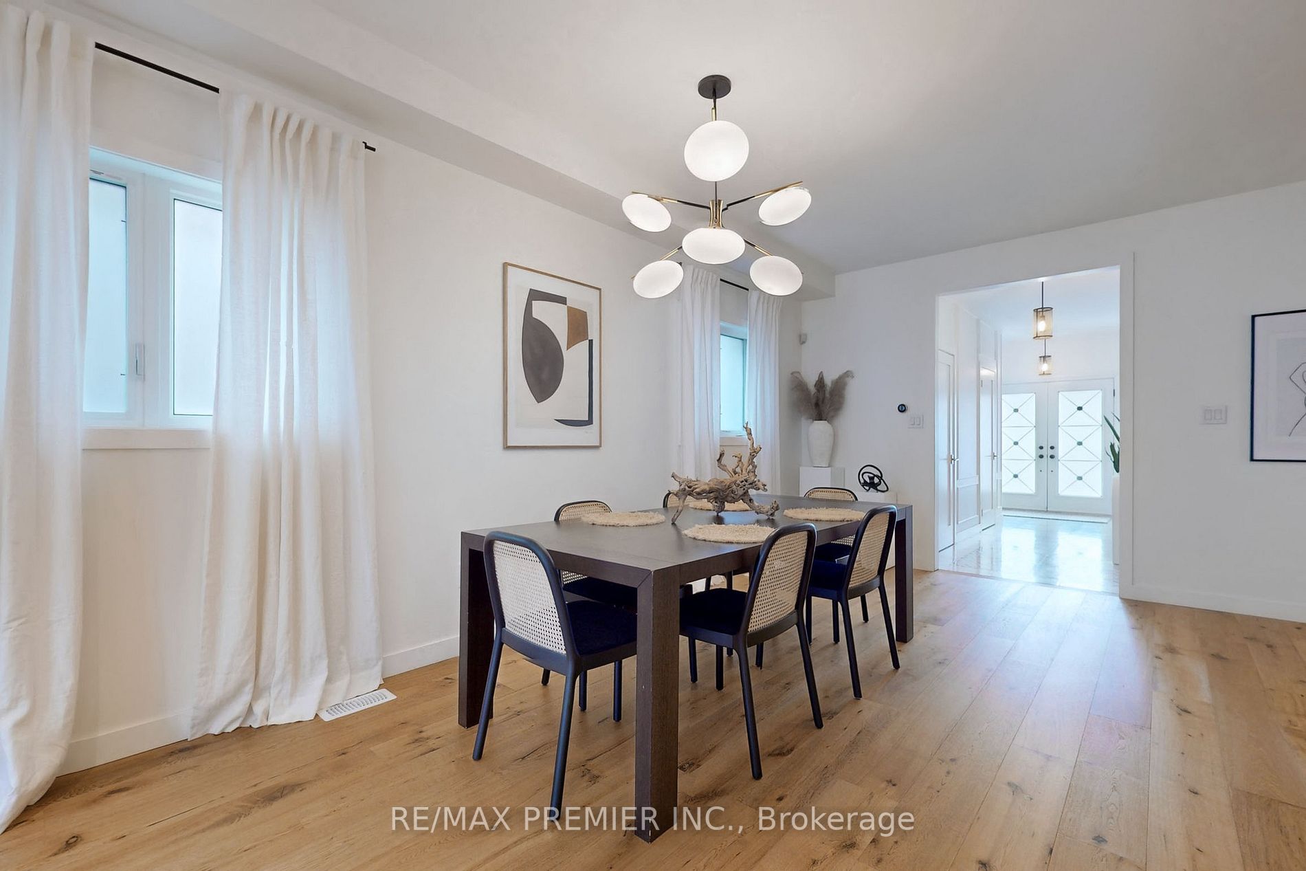 26 Manordale Cres