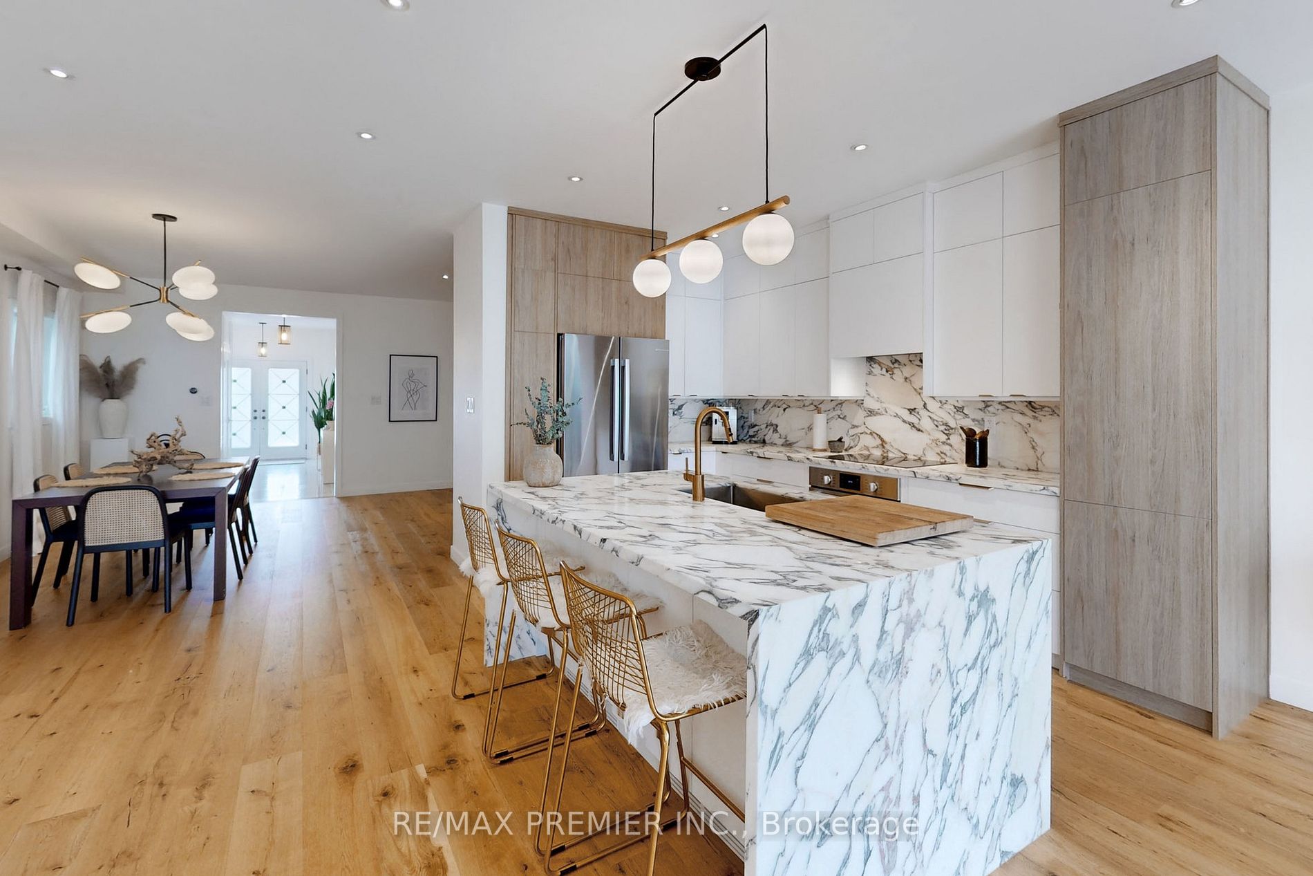 26 Manordale Cres